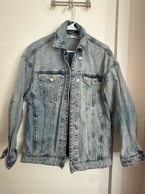 ZARA Light Wash women’s oversized Denim Jacket - Light Blue